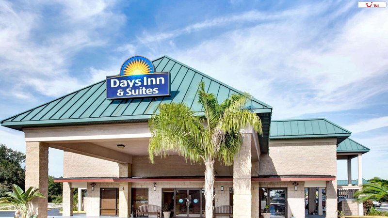 Days Inn & Suites by Wyndham Davenport common_terms_image 1